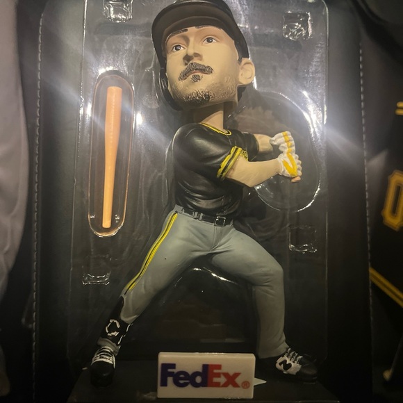 Bryan Reynolds PITTSBURGH PIRATES SGA Bobblehead 6/18/22 BRAND NEW MLB Buccos - Picture 4 of 8